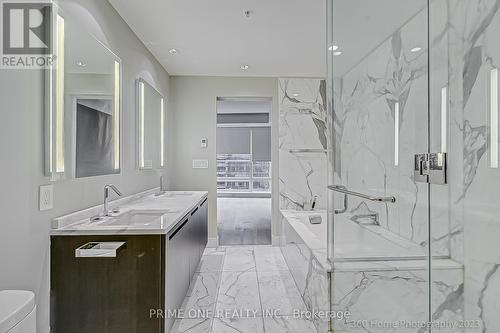 2808 - 180 University Avenue, Toronto, ON - Indoor Photo Showing Bathroom