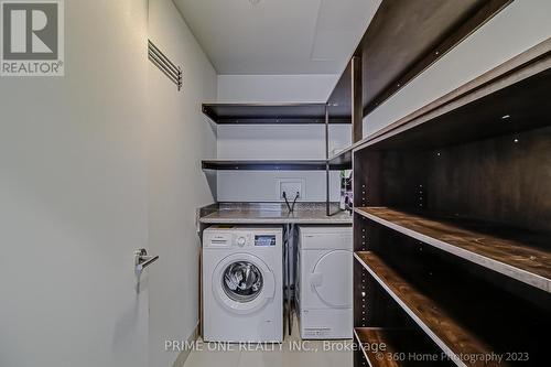 2808 - 180 University Avenue, Toronto, ON - Indoor Photo Showing Laundry Room
