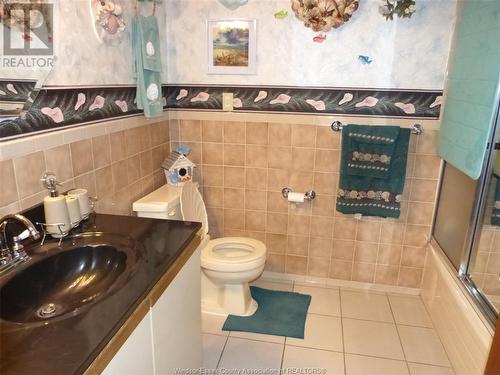 9 Wilkinson Drive, Leamington, ON - Indoor Photo Showing Bathroom