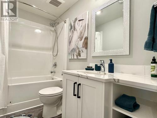 7016 Wren Drive, Osoyoos, BC - Indoor Photo Showing Bathroom