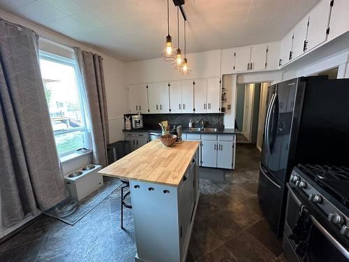 128 13Th Avenue S, Cranbrook, BC - Indoor Photo Showing Kitchen