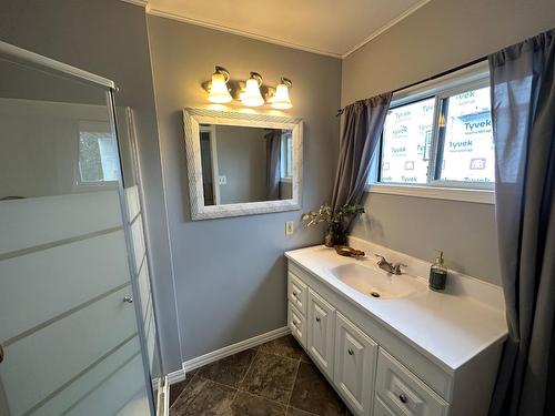 128 13Th Avenue S, Cranbrook, BC - Indoor Photo Showing Bathroom