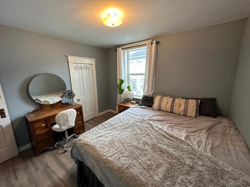 128 13Th Avenue S, Cranbrook, BC - Indoor Photo Showing Bedroom