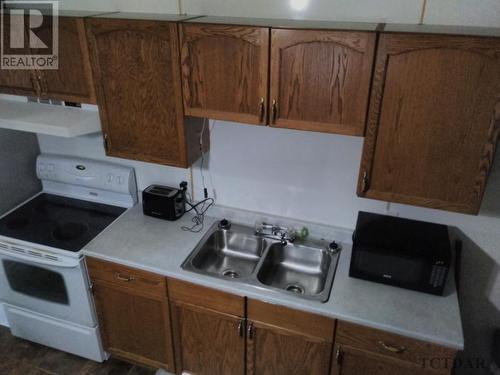 466 Spruce St S, Timmins, ON - Indoor Photo Showing Kitchen With Double Sink