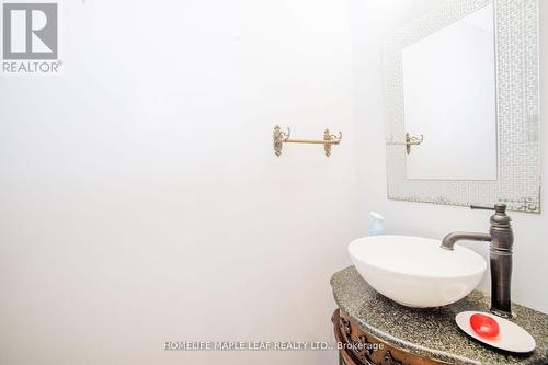 14610 Woodbine Ave W, Whitchurch-Stouffville, ON - Indoor Photo Showing Bathroom