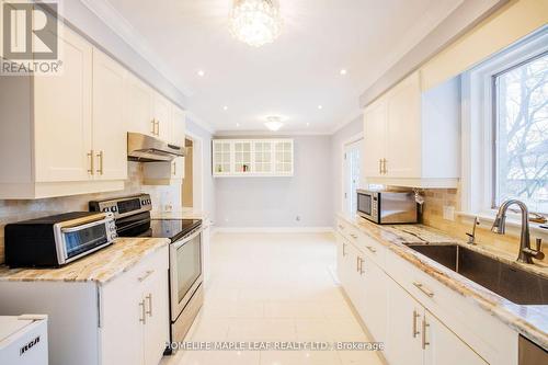 14610 Woodbine Ave W, Whitchurch-Stouffville, ON - Indoor Photo Showing Kitchen