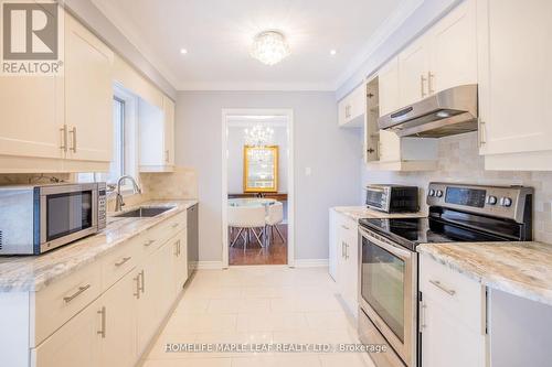 14610 Woodbine Ave W, Whitchurch-Stouffville, ON - Indoor Photo Showing Kitchen