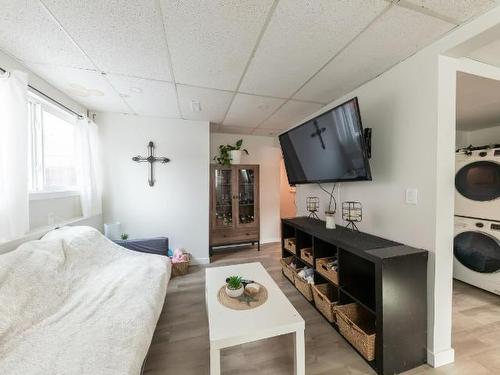 3192 Wawn Cres, Kamloops, BC - Indoor Photo Showing Bedroom