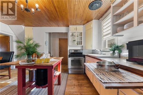 1668 Beachburg Road, Beachburg, ON - Indoor Photo Showing Kitchen