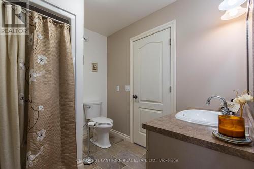 1649 County Rd 15 Road N, Prince Edward County, ON - Indoor Photo Showing Bathroom