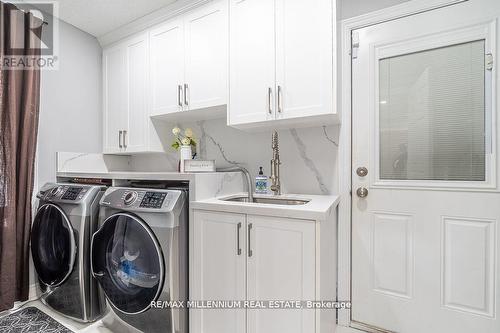 1698 Chester Dr N, Caledon, ON - Indoor Photo Showing Laundry Room