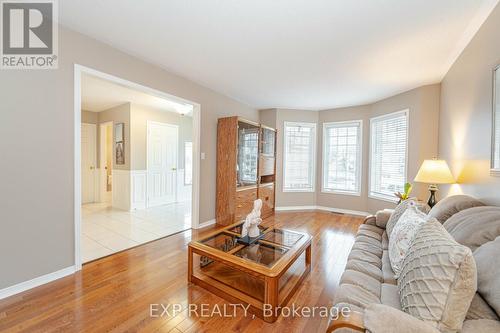 138 Moffatt Avenue, Brampton, ON - Indoor Photo Showing Living Room