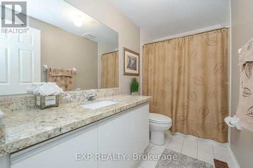 138 Moffatt Ave, Brampton, ON - Indoor Photo Showing Bathroom