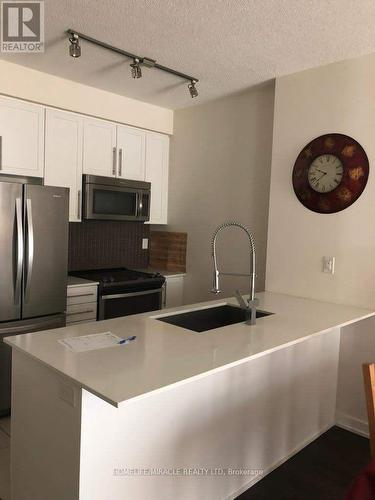 #3204 -4011 Brickstone Mews, Mississauga, ON - Indoor Photo Showing Kitchen With Upgraded Kitchen