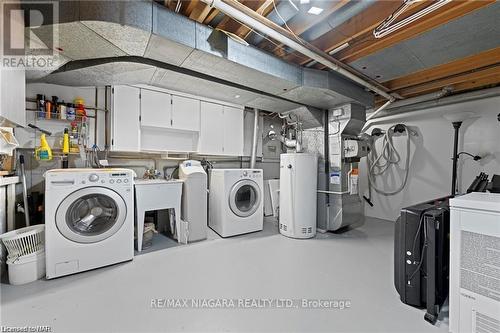 6157 Monterey Ave, Niagara Falls, ON - Indoor Photo Showing Laundry Room