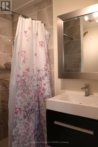 973 Oakhill Blvd, Fort Erie, ON - Indoor Photo Showing Bathroom
