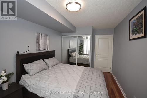 310-29 Northern Heights Dr, Richmond Hill, ON - Indoor Photo Showing Bedroom