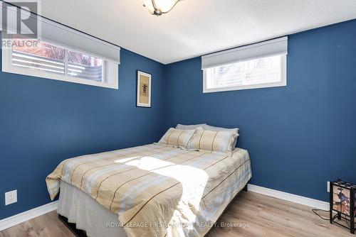 10 Mulberry Crt, Barrie, ON - Indoor Photo Showing Bedroom