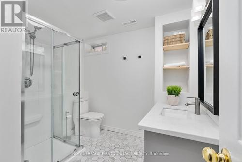 10 Mulberry Crt, Barrie, ON - Indoor Photo Showing Bathroom