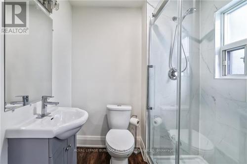 1164 King St E, Hamilton, ON - Indoor Photo Showing Bathroom