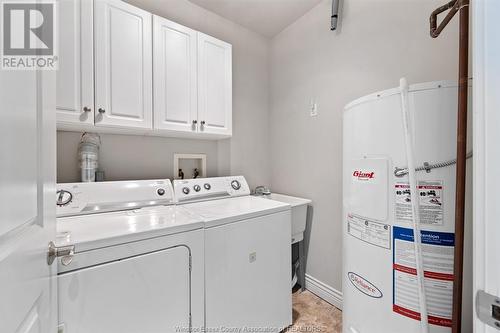 1225 Riverside Drive West Unit# 307, Windsor, ON - Indoor Photo Showing Laundry Room