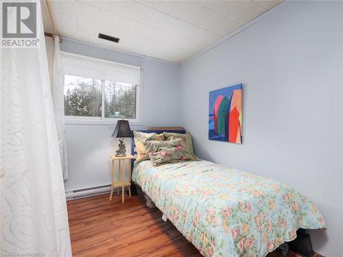 1034 Dorcas Bay Road, Tobermory, ON - Indoor Photo Showing Bedroom