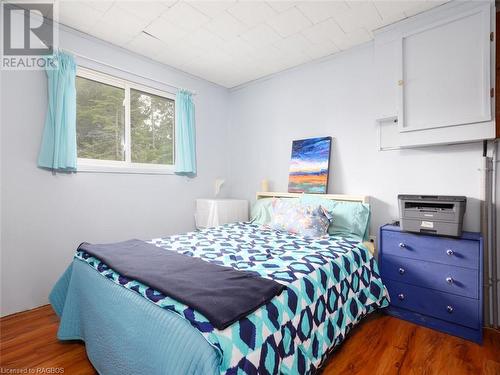 1034 Dorcas Bay Road, Tobermory, ON - Indoor Photo Showing Bedroom