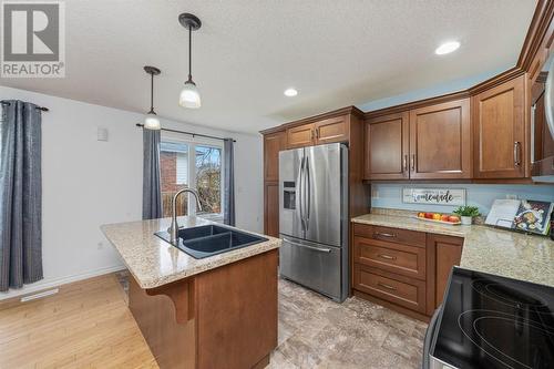 506 Zone Street, Plympton-Wyoming, ON - Indoor Photo Showing Kitchen With Double Sink