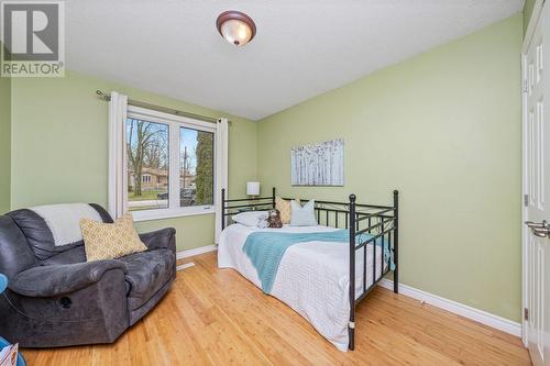 506 Zone Street, Plympton-Wyoming, ON - Indoor Photo Showing Bedroom