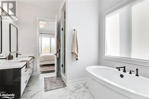 107 Sladden Court, Thornbury, ON - Indoor Photo Showing Bathroom