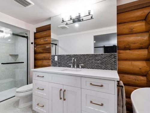 1-8758 Holding Rd, Adams Lake, BC - Indoor Photo Showing Bathroom