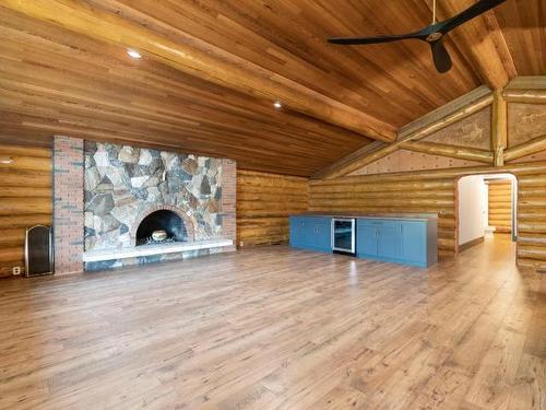1-8758 Holding Rd, Adams Lake, BC - Indoor With Fireplace