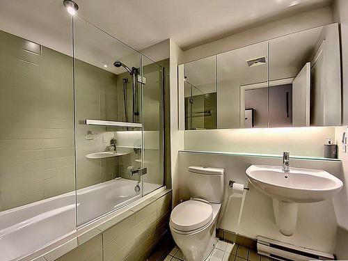 Bathroom - 606-400 Rue De L'Inspecteur, Montréal (Le Sud-Ouest), QC - Indoor Photo Showing Bathroom