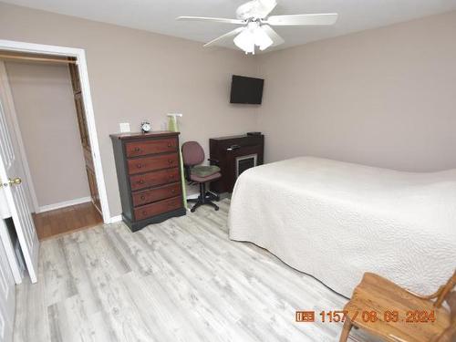1008 Vista Point Road, Kamloops, BC - Indoor Photo Showing Bedroom
