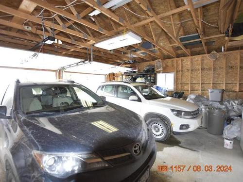 1008 Vista Point Road, Kamloops, BC - Indoor Photo Showing Garage