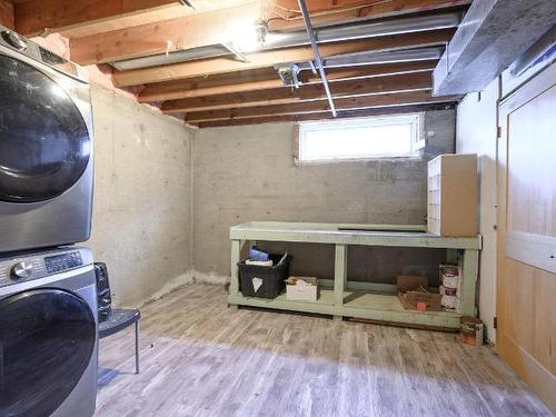 5579 Clearview Drive, Kamloops, BC - Indoor Photo Showing Laundry Room