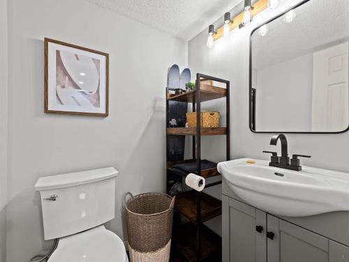 1206 Clearview Drive, Kamloops, BC - Indoor Photo Showing Bathroom