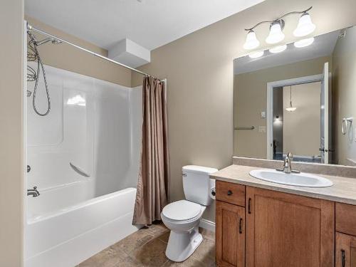 307-1390 Hillside Drive, Kamloops, BC - Indoor Photo Showing Bathroom