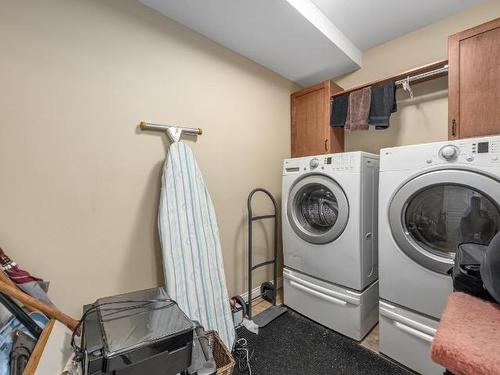 307-1390 Hillside Drive, Kamloops, BC - Indoor Photo Showing Laundry Room