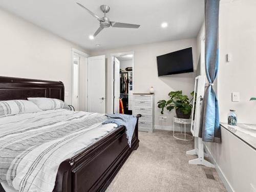 113-2575 Elston Drive, Kamloops, BC - Indoor Photo Showing Bedroom