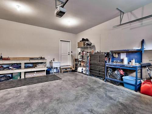 113-2575 Elston Drive, Kamloops, BC - Indoor Photo Showing Garage