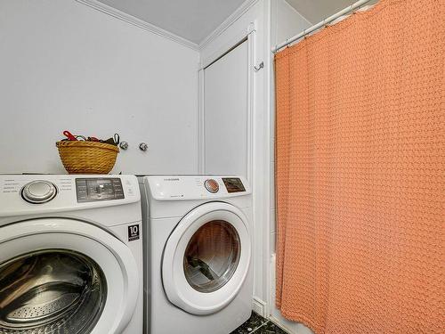 Salle de bains - 3-280 Rue De La Rivière, Sainte-Thérèse, QC - Indoor Photo Showing Laundry Room
