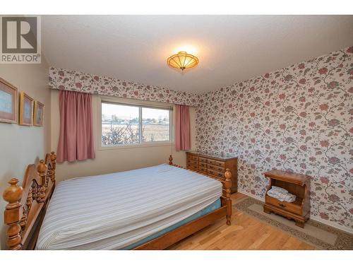 3975 Todd Road, Kelowna, BC - Indoor Photo Showing Bedroom