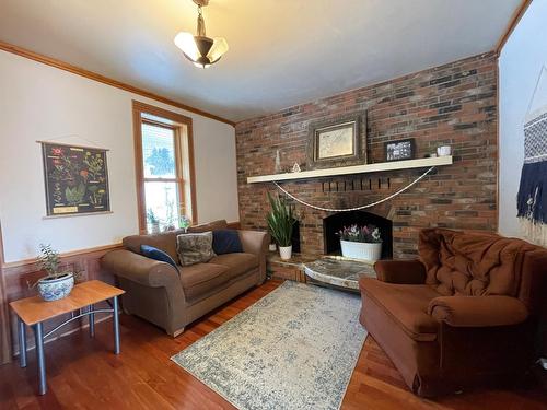3164 Heddle Road, Nelson, BC - Indoor Photo Showing Living Room With Fireplace