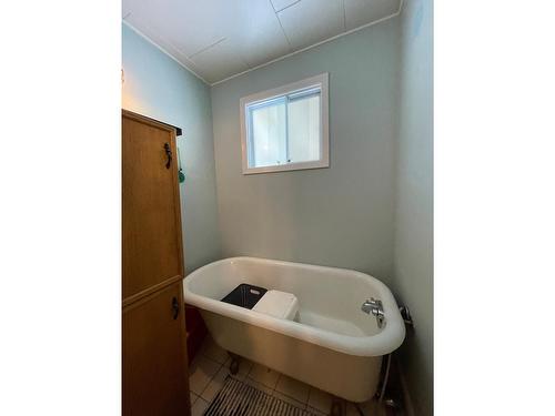 3164 Heddle Road, Nelson, BC - Indoor Photo Showing Bathroom