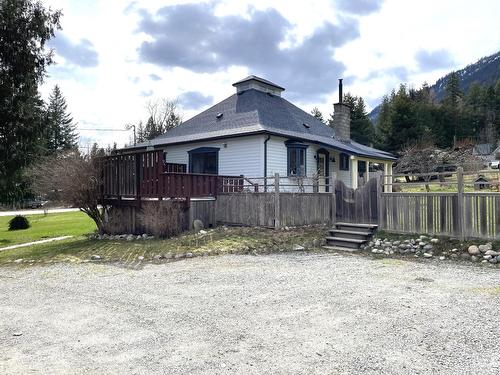 3164 Heddle Road, Nelson, BC - Outdoor