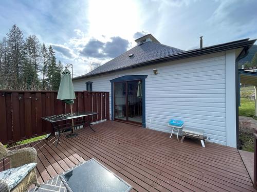 3164 Heddle Road, Nelson, BC - Outdoor With Deck Patio Veranda With Exterior