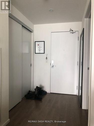 #2405 -8 Charlotte St, Toronto, ON - Indoor Photo Showing Other Room