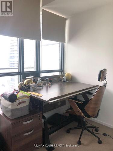 #2405 -8 Charlotte St, Toronto, ON - Indoor Photo Showing Office
