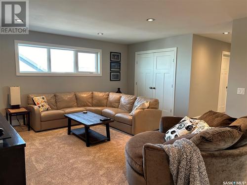 29 Pape Drive, Humboldt Lake, SK - Indoor Photo Showing Living Room
